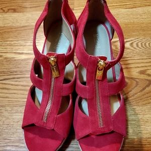 MICHAEL KORS WEDGE RED SUEDE SZ 9.5